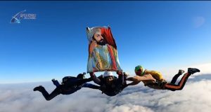 “श्वासात राजे अन ध्यासात राजे” : कल्याणच्या साहसवीराची छत्रपती शिवरायांना 16 हजार फुट उंचीवर अनोखी मानवंदना