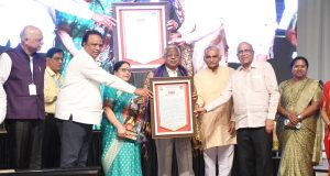 गतिमान आणि बदलत्या जगामध्ये सामाजिक बांधिलकीची जाणीव राहणार की नाही – पद्मश्री प्रकाश आमटे यांनी व्यक्त केली चिंता