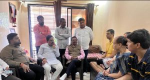 पहलगाम हल्ल्यातील मृतांना शहीदांचा दर्जा देण्यासह कुटुंबातील एकाला शासकीय नोकरी द्या – शिवसेना उद्धव बाळासाहेब ठाकरे पक्षाचे नेते विनायक राऊत यांची मागणी