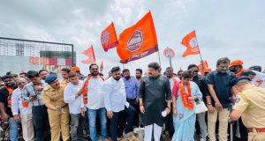 पलावा पुलाचे अर्धवट काम; शिवसेना उद्धव बाळासाहेब ठाकरे आणि मनसेचे एकत्र येत सत्ताधाऱ्यांविरोधात आंदोलन