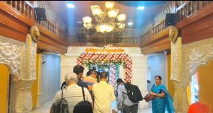 कल्याणातील 200 वर्षे जुन्या विठ्ठल राही-रखुमाई मंदिरात दर्शनासाठी भक्तांची मोठी गर्दी