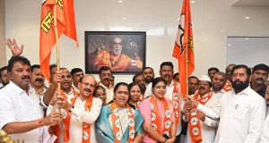 कल्याण डोंबिवलीतील 3 माजी नगरसेविकांसह विविध पदाधिकाऱ्यांचा शिवसेनेत प्रवेश; शिवसेना मुख्य नेते – उपमुख्यमंत्री एकनाथ शिंदे यांच्या उपस्थितीत पक्षप्रवेश