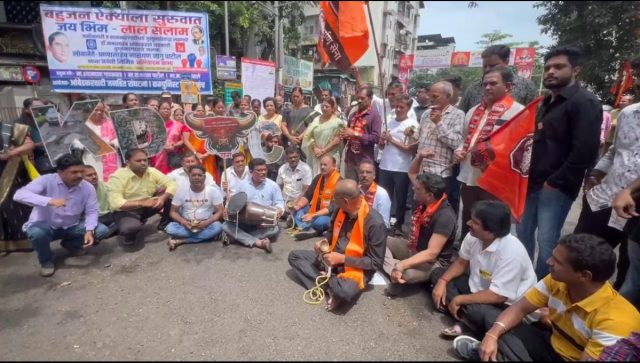 MNS's unique protest against potholes on Kalyan Dombivali roads