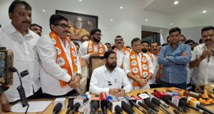 डोंबिवलीतील मनसे नगरसेवकांसह पदाधिकाऱ्यांचा शिवसेनेत प्रवेश; आम्ही विकासामध्ये कधी राजकारण केलं नाही – उपमुख्यमंत्री एकनाथ शिंदे