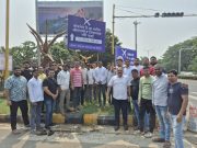 करावे ग्रामस्थांकडून लोकनेते दि. बा. पाटील आंतरराष्ट्रीय विमानतळ नामफलकाचे अनावरण