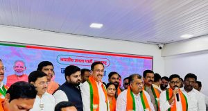 भाजपमध्ये इनकमिंग सुरूच; डोंबिवलीतील शिवसेना उद्धव बाळासाहेब ठाकरे पक्ष आणि मनसे पदाधिकाऱ्यांचा भाजपमध्ये प्रवेश