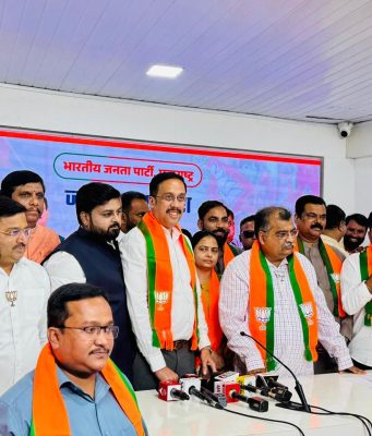 भाजपमध्ये इनकमिंग सुरूच; डोंबिवलीतील शिवसेना उद्धव बाळासाहेब ठाकरे पक्ष आणि मनसे पदाधिकाऱ्यांचा भाजपमध्ये प्रवेश