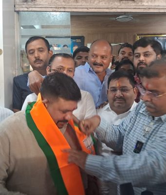 कल्याण डोंबिवलीतून आणखी एक मोठी राजकीय घडामोड ; शिवसेनेचे तालुकाप्रमुख महेश पाटील यांची भाजपत घरवापसी