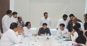 त्या ६५ इमारतींमधील रहिवांशाना दिलासा देणारा तोडगा काढा – खा.डॉ. श्रीकांत शिंदे यांचे नगरविकास विभागाला निर्देश