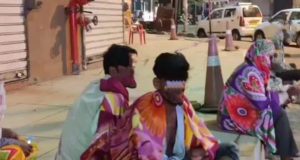 ‘ह्युमॅनिटी स्टिल अॅलाइव्ह’चा उपक्रम : थर्टी-फर्स्टच्या धामधुमीऐवजी गरिबांच्या पाठीवर मायेची ऊब