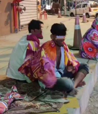 ‘ह्युमॅनिटी स्टिल अॅलाइव्ह’चा उपक्रम : थर्टी-फर्स्टच्या धामधुमीऐवजी गरिबांच्या पाठीवर मायेची ऊब