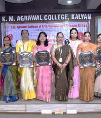 कल्याणच्या के एम अग्रवाल महाविद्यालयात आंतरराष्ट्रीय महिला दिन उत्साहात साजरा; नव्याने निवडून आलेल्या महिला नगरसेविकांचा सत्कार