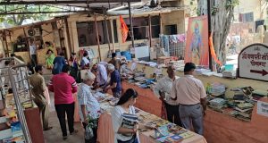 “कोण म्हणतंय वाचन कमी झालंय ?”; कल्याणातील मोफत पुस्तक वितरण उपक्रमाला अभूतपूर्व प्रतिसाद