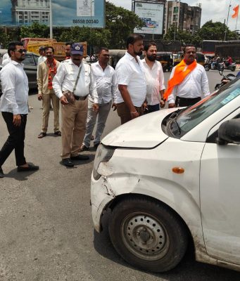 बॅचविना प्रवासी वाहतूक करणाऱ्या चालकांना मनसे वाहतूक सेनेचा दणका; आरटीओकडून २७ वाहनांवर कारवाई