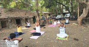 योगातून निरोगी जीवनाचा संदेश; १२ वा आंतरराष्ट्रीय योग दिन कल्याण वनपरिक्षेत्र कार्यालयातही उत्साहात साजरा