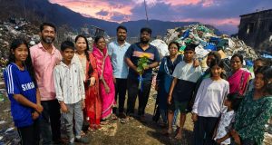 डम्पिंग ग्राउंडच्या कचरावेचक कुटुंबातील तरुण बनला वकील; संघर्ष, जिद्द आणि शिक्षणाची प्रेरणादायी यशोगाथा
