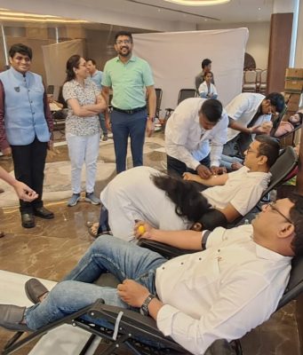 आयएमए कल्याणच्या ‘रेडवेव्ह’ रक्तदान शिबिराला उत्स्फूर्त प्रतिसाद; थॅलेसेमियाग्रस्तांसाठी सरसावले शेकडो रक्तदाते