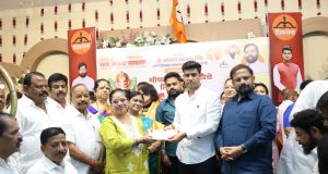 गणेशोत्सवानिमित्त कल्याण लोकसभेत मोफत बससेवा ; खासदार डॉ. श्रीकांत शिंदे यांच्या प्रमुख उपस्थितीत तिकीट वाटपाचा शुभारंभ