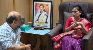 कल्याण डोंबिवलीतील व्यापाऱ्यांच्या विविध प्रश्नांबाबत शिवसेना व्यापारी सेलचे अध्यक्ष विमल ठक्कर यांची केडीएमसी महापौरांशी चर्चा