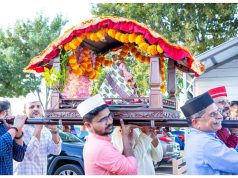 अमेरिकेच्या ह्युस्टनमध्ये प्रथमच पुण्याच्या मानाच्या पहिल्या श्री कसबा गणपतीची प्रतिकृती विराजमान