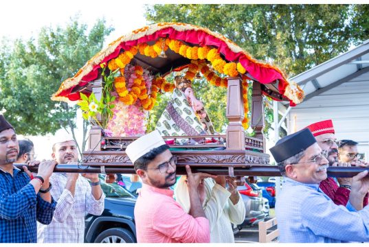 अमेरिकेच्या ह्युस्टनमध्ये प्रथमच पुण्याच्या मानाच्या पहिल्या श्री कसबा गणपतीची प्रतिकृती विराजमान