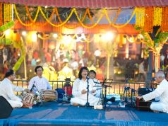 सुप्रसिद्ध गायक अजित कडकडे यांच्या सुरेल भक्तिगीतांनी डोंबिवलीकर रसिक मंत्रमुग्ध