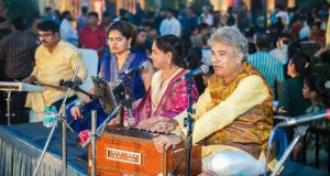 सुप्रसिध्द गायक सुरेश वाडकर यांच्या सुरेल स्वरांनी डोंबिवलीत रंगली भक्तिसंगीताची स्वरमैफल; रसिक मंत्रमुग्ध डोंबिवली शारदीय नवरात्रोत्सवात रंगली भक्तिसंगीताची मैफल