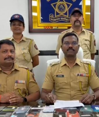 कल्याणच्या बाजारपेठ पोलिसांकडून हरवलेले महागडे मोबाईल शोधून नागरिकांना परत